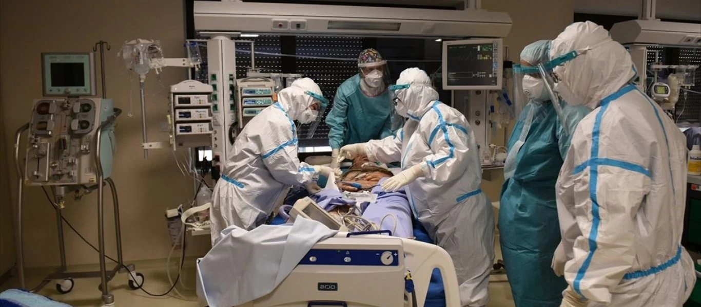 Διευθυντής ΜΕΘ Αγρινίου κατά κυβέρνησης για την 100% θνητότητα: «Μας άφησαν γυμνούς εν καιρώ πολέμου»